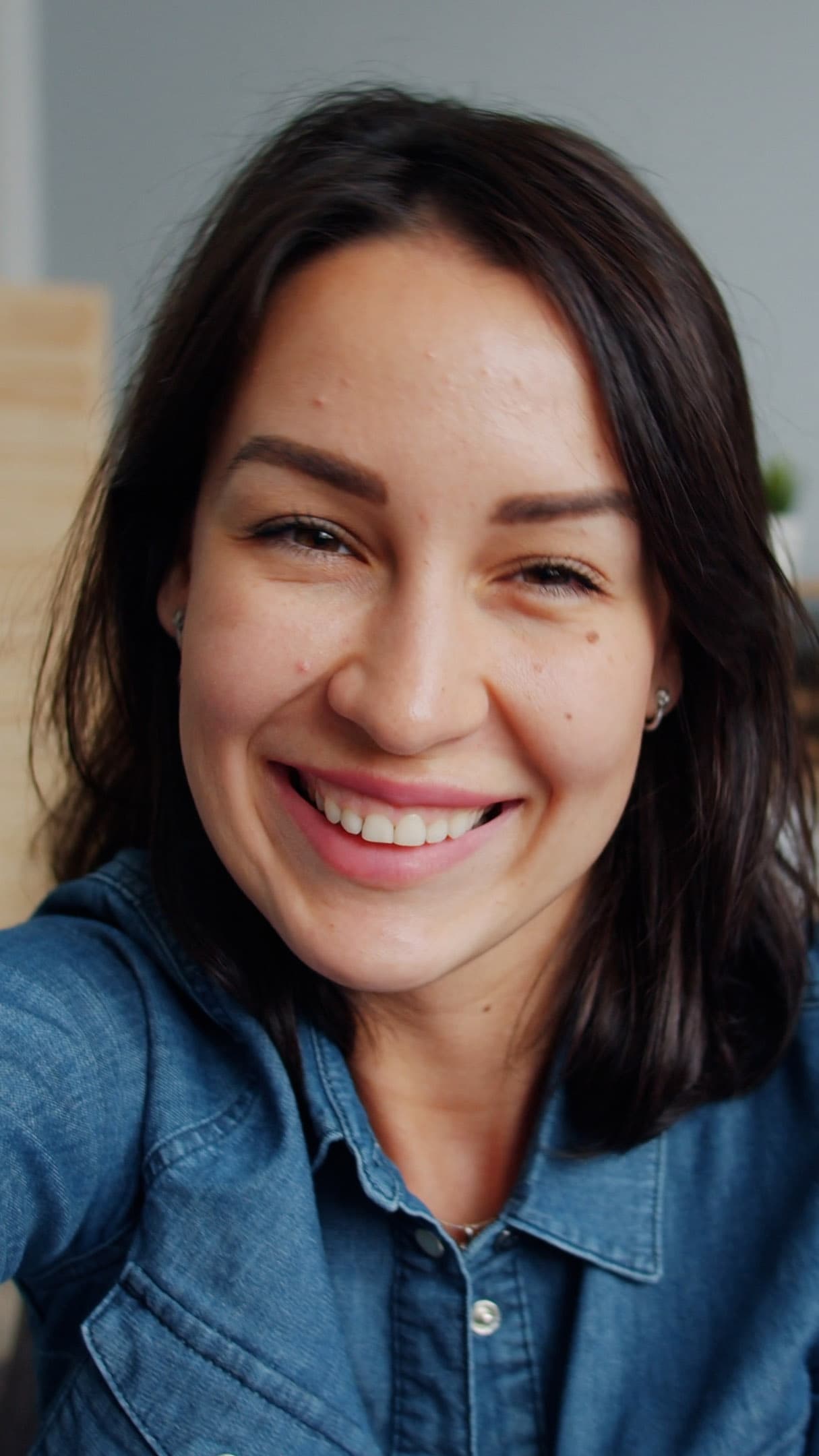 Social media content preview on a phone